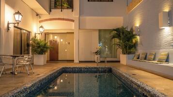 Indoor pool, outdoor pool