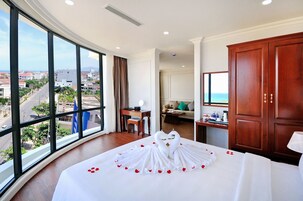 Minibar, cortinas blackout y sistema de insonorización