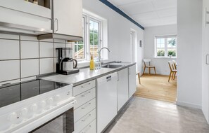 Kühlschrank, Geschirrspüler