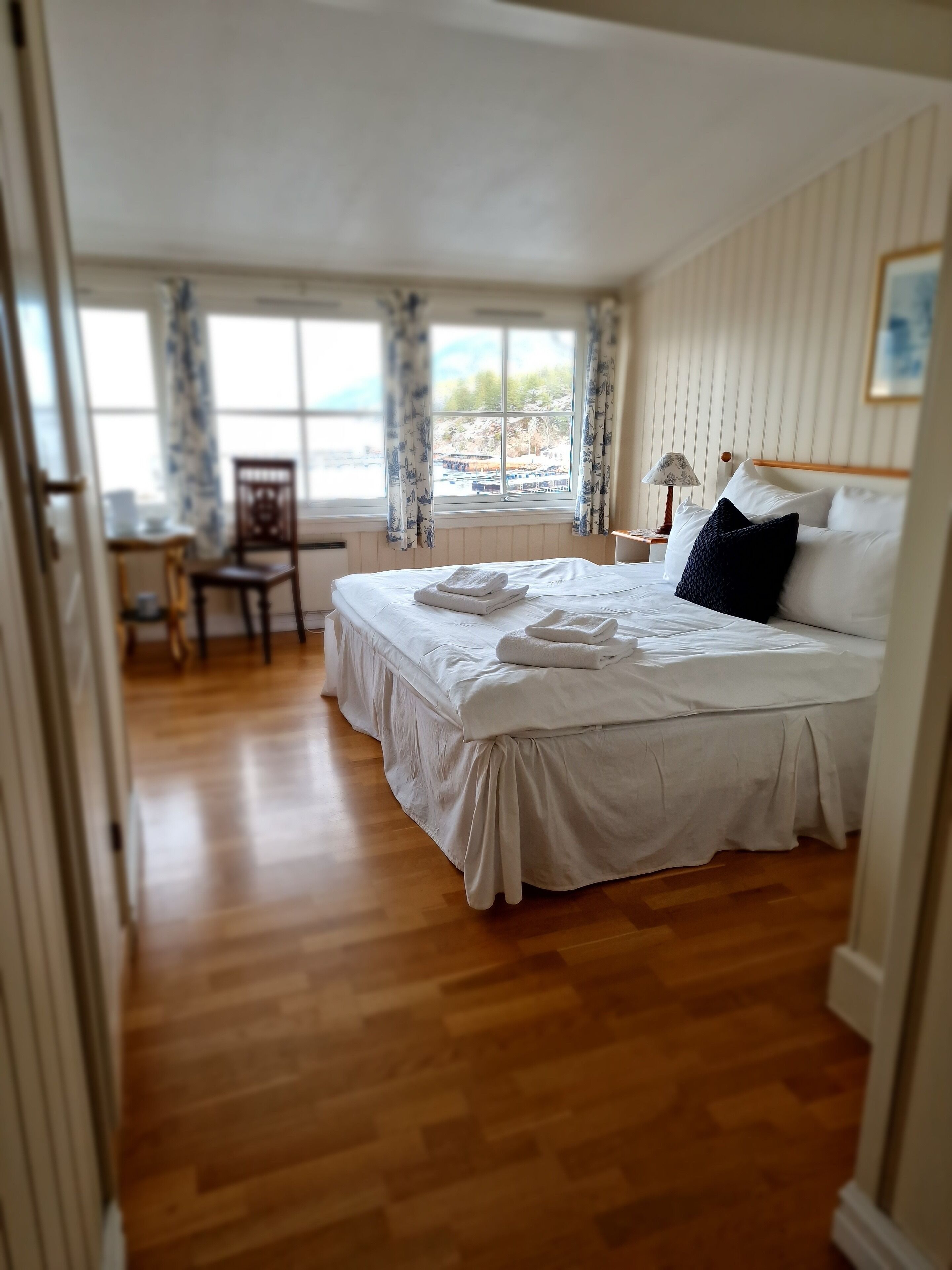 superior double room | free wifi, bed sheets