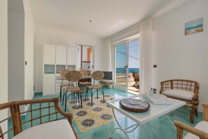 Apartment | Private kitchen | Full-size fridge, oven - 2016 Attico Bellavista (Gallipoli)