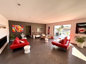 تلفزيون ذكي، كُتُب