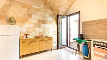 Apartment | Eigene Küche | Großer Kühlschrank, Ofen