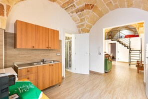 Apartment | Eigene Küche | Großer Kühlschrank, Ofen