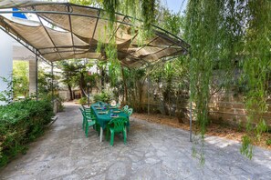 Property grounds - 2093 El Buen Retiro (Gallipoli)