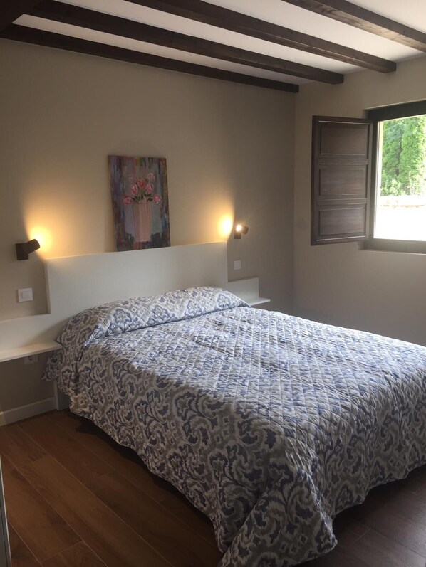 3 chambres, fer et planche à repasser, lit parapluie, Wi-Fi