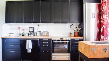 Réfrigérateur, four, plaque de cuisson, lave-vaisselle