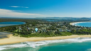 Beach nearby - Endless Summer - Pet Friendly Absolute Beachfront (Culburra Beach)