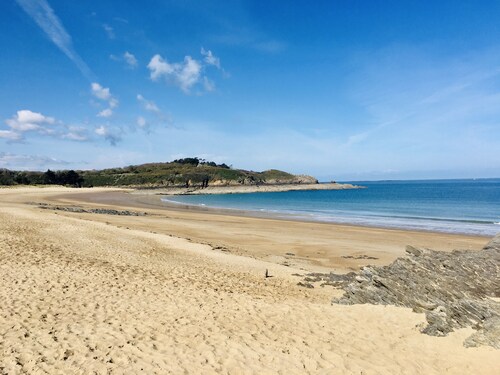 Emeraude _ Appart. 100% renovated, front row seat to Mont St-Michel Bay