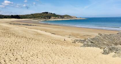 Emeraude _ Appart. 100% renovated, front row seat to Mont St-Michel Bay