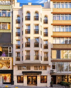 Exterior - Serai Hotel (Istanbul)