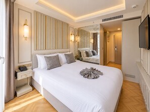 Room - Serai Hotel (Istanbul)