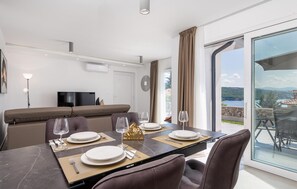 Dining - Luxurious home in Volosko (Volosko)