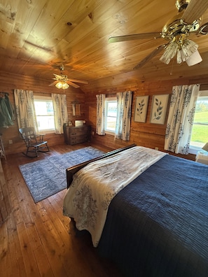 5 bedrooms, iron/ironing board, WiFi, bed sheets