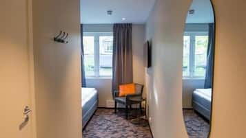 Blackout curtains, soundproofing, iron/ironing board, free WiFi