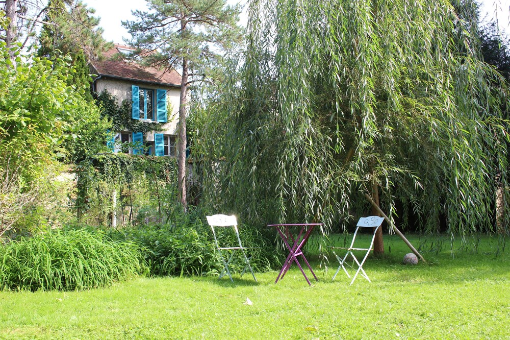 Gîte Romantique Thème Alice au Pays des Merveilles