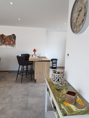 Dining - House with heated PRIVATE swimming pool + Boulodrome (St jean de monts)