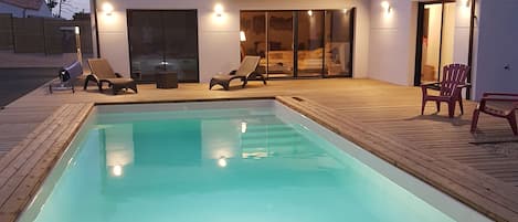 Ulkouima-allas, lämmitetty uima-allas