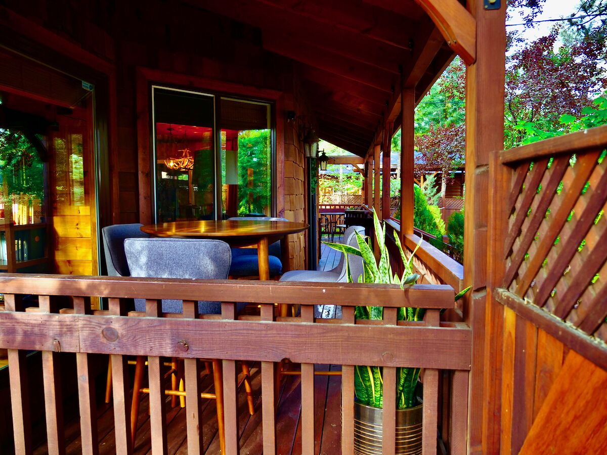 Between Two Pines, Wellness Escape with Sauna, Hot Tub, Cold Plunge