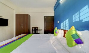 Standard Room | Individually furnished, desk, iron/ironing board, rollaway beds - Treebo 12 Degrees West Domlur (Bengaluru)