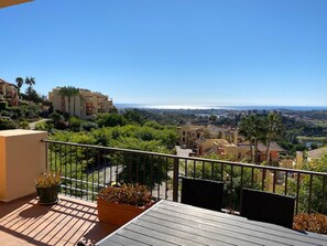 Appartement, plusieurs lits | Balcon