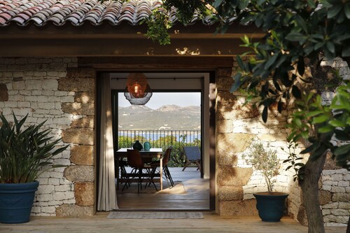 Villa Bonifacio, between sea and scrubland, Beach 5min walk - Heated swimming pool