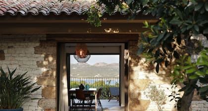 Villa Bonifacio, between sea and scrubland, Beach 5min walk - Heated swimming pool