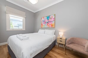 3 dormitorios, tabla de planchar con plancha, wifi y ropa de cama