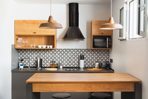 One-Bedroom Comfort Apt with Balcony | Private kitchen