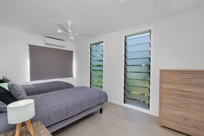 4 bedrooms, iron/ironing board, free WiFi, bed sheets