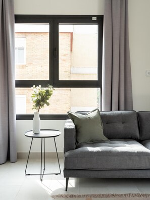 Studio | Área de sala de estar | Smart TV