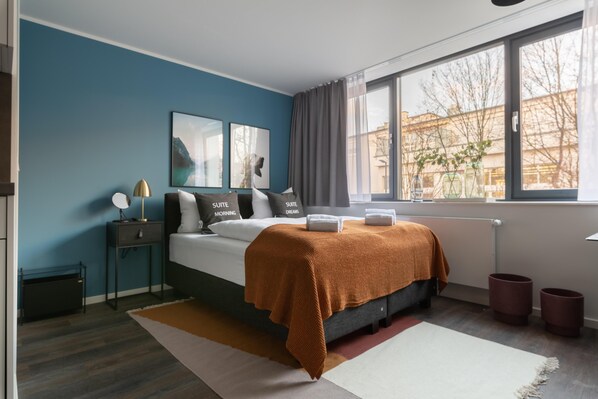 Single Suite | Espacio para trabajar con laptop, wifi gratis y ropa de cama 