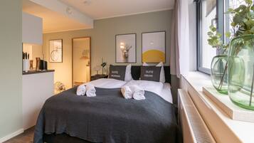 Suite | Laptopgeeigneter Arbeitsplatz, kostenloses WLAN, Bettwäsche