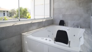 Luxury Room, Jetted Tub | WiFi (free) - Artof Alacati (Cesme)