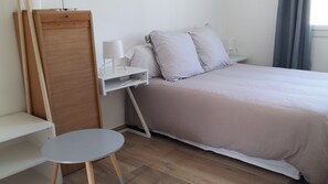 1 chambre, fer et planche Ă repasser, Wi-Fi, draps fournis