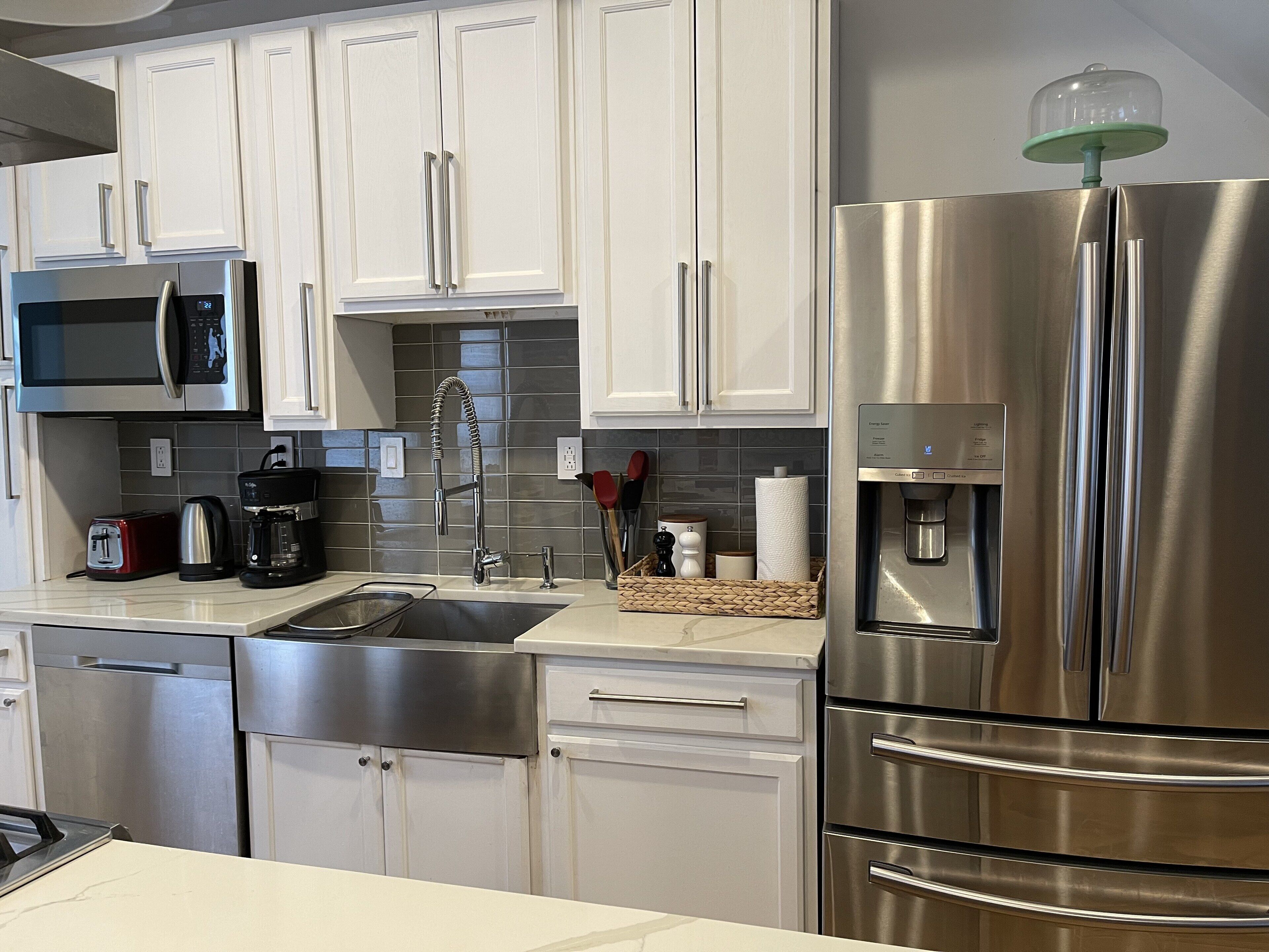 Trendy,Spacious Home w/Parking in Perfect Location