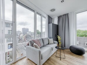 Suite XL with sofa bed | บริเวณนั่งเล่น | สมาร์ททีวี