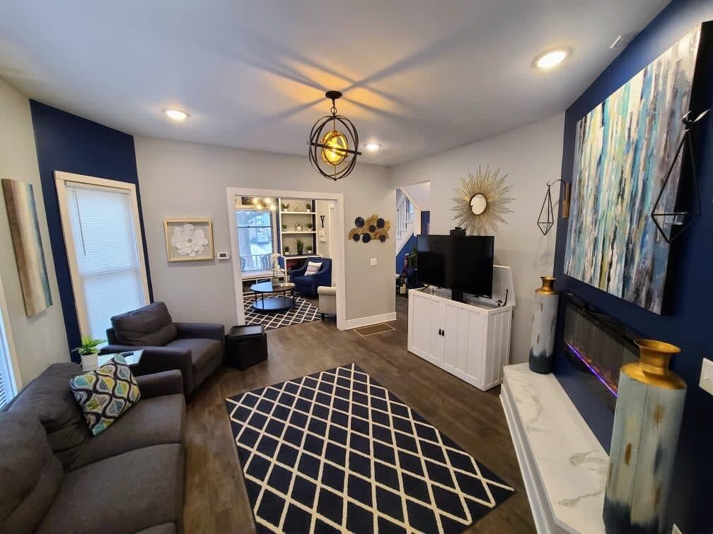 !!Luxury Listing!! Downtown EV Charger Soaker Tub