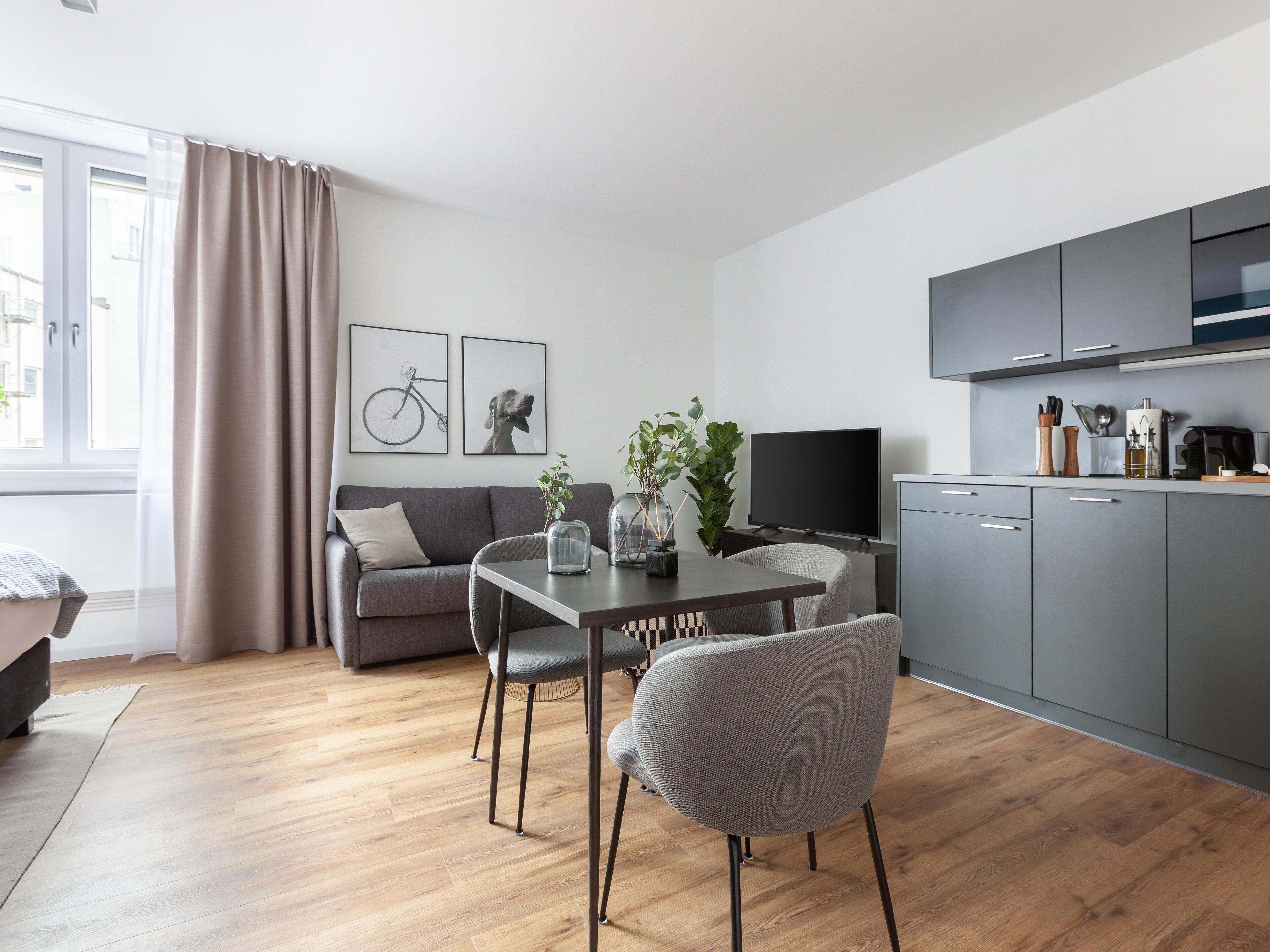 Apartment, 1 Queen Bed with Sofa bed (Bremen Hutfilterstraße | Suite L with) | Living area | Smart TV