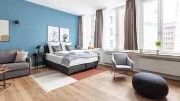 Apartment, 1 Queen-Bett und Schlafsofa (Bremen Hutfilterstraße | Suite XL wit) | 1 Schlafzimmer, Schreibtisch, laptopgeeigneter Arbeitsplatz