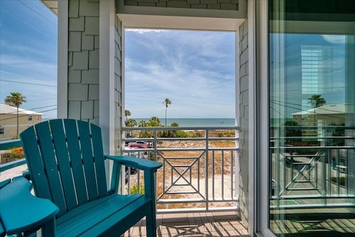 ♥ OCEANFRONT VIEW ♥ BEACHFRONT CONDO ♥ NEW ♥ U2 ♥