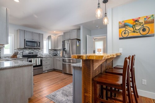 Railroad House - downtown in Brevard - Lumberyard Arts District