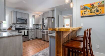 Railroad House - downtown in Brevard - Lumberyard Arts District