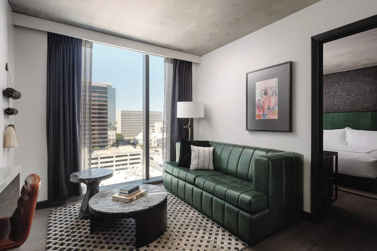 Suite (San Jacinto)
