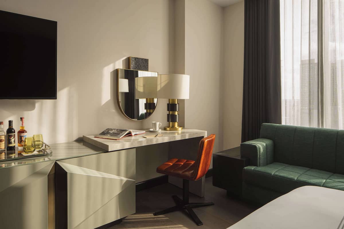 1 bedroom, Egyptian cotton sheets, premium bedding, minibar