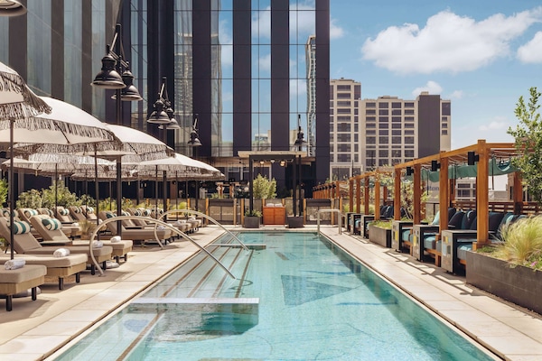Outdoor pool, open 7:00 AM to 7:00 PM, cabanas (surcharge), sun loungers