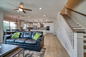 Unclassified image, 2 of 32, button - ♥ OCEANFRONT VIEW ♥ BEACHFRONT CONDO ♥ NEW ♥ U3 ♥ (Indian Rocks Beach)