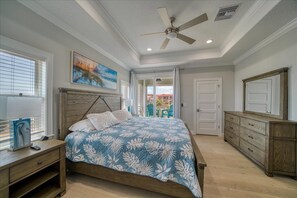 Unclassified image, 3 of 32, button - ♥ OCEANFRONT VIEW ♥ BEACHFRONT CONDO ♥ NEW ♥ U3 ♥ (Indian Rocks Beach)