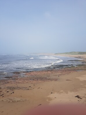 Beach nearby, sun-loungers, beach towels - Murphys Irish Farmhouse group accomodation provided  (Tralee)