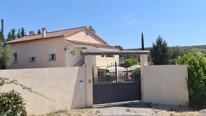Exterior - 10 person house to rent in the Gard- Heated swimming pool-Play area (Saint-Martin-de-Valgalgues)